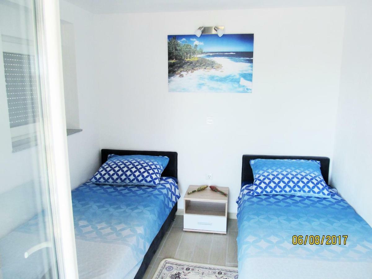 Apartmani Mala Sirena Maslenica Eksteriør billede