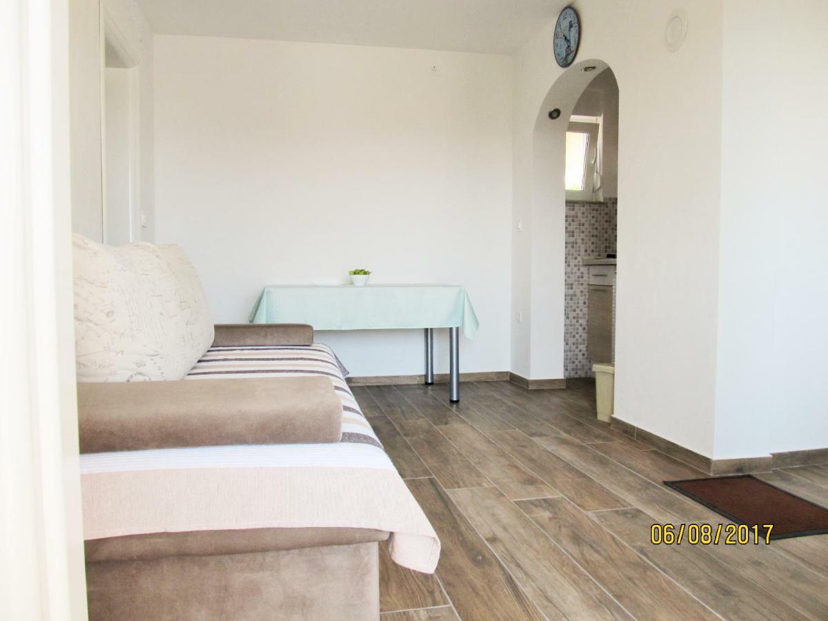 Apartmani Mala Sirena Maslenica Eksteriør billede