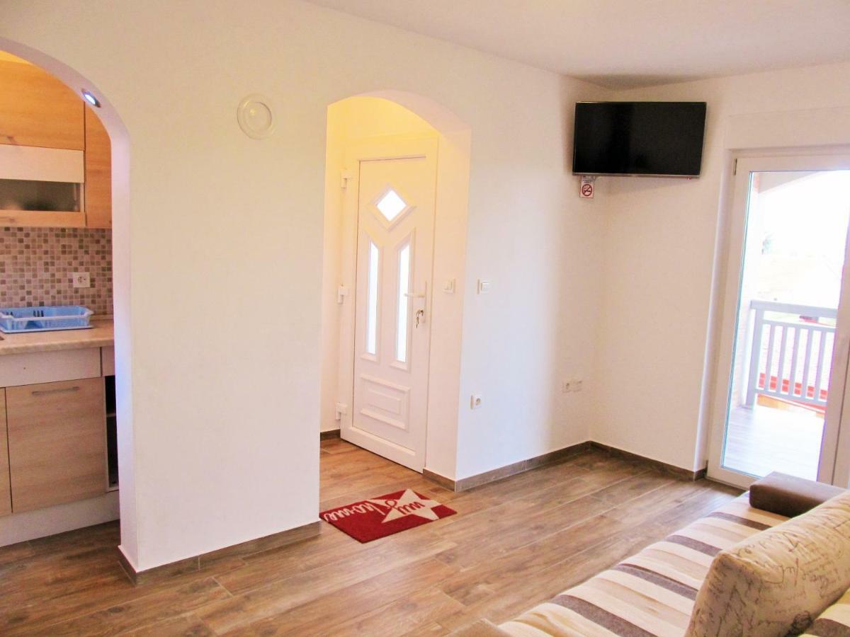 Apartmani Mala Sirena Maslenica Eksteriør billede